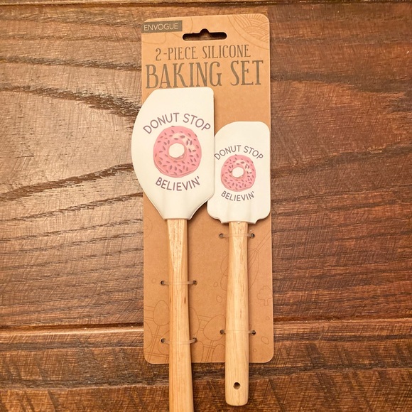 Valentine's Day Donut Themed Silicone Spatula Set of 2, Donut Stop Believen' - Picture 4 of 13